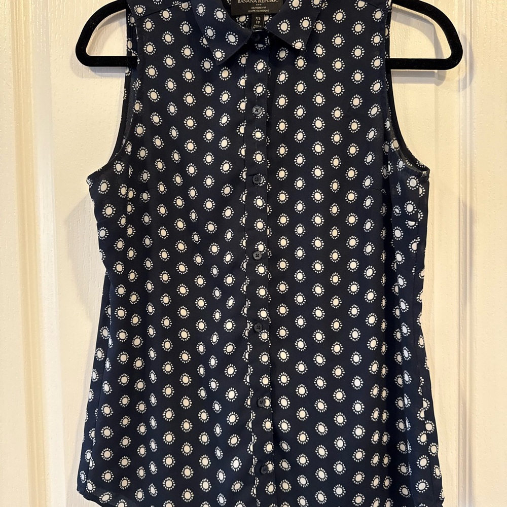 Banana Republic Navy Blue Sleeveless blouse Size xsmall